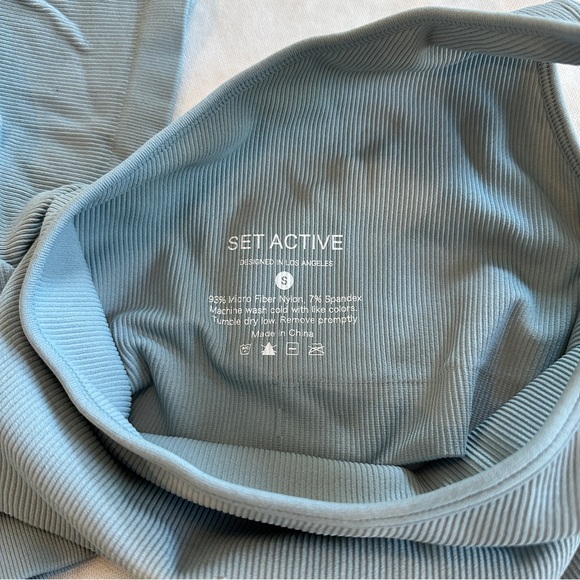 4 PIECE SET ACTIVE SCULPTFLEX Sz S RAIN PALE BLUE Crop zip, leggings, 2 tops - Picture 10 of 12